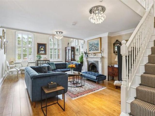 Apartment for sale in Blackhills, Surrey