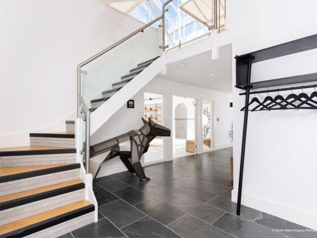 Apartment for sale in Penarth, Wales