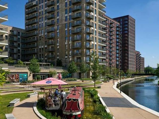 Apartment for sale in Alperton, Greater London
