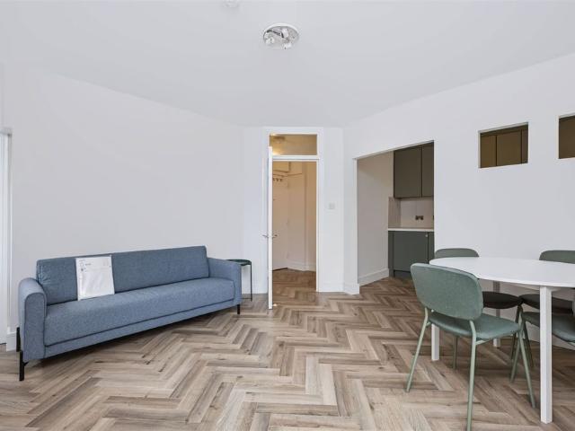 Apartment to rent in Bluebell, North Tipperary