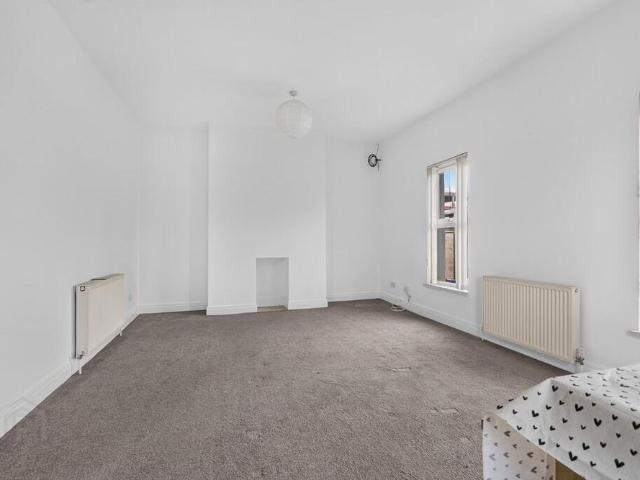 Apartment for rent in Balmoral, Belfast