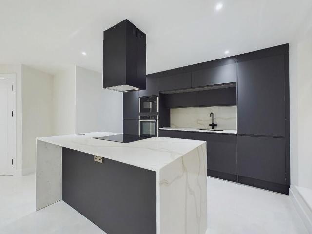 Apartment for rent in Elmstead, Greater London