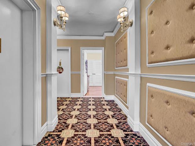 Apartment for sale in Nassau, New York