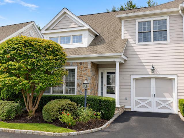 Apartment for sale in Greenwich, Western Connecticut Planning Region