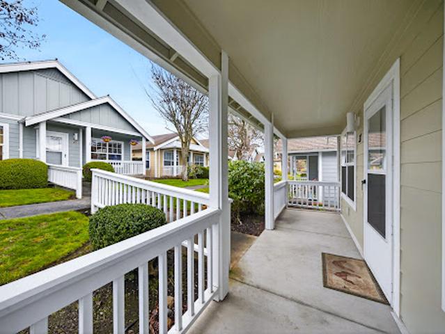 Apartment for sale in Oak Harbor, Washington