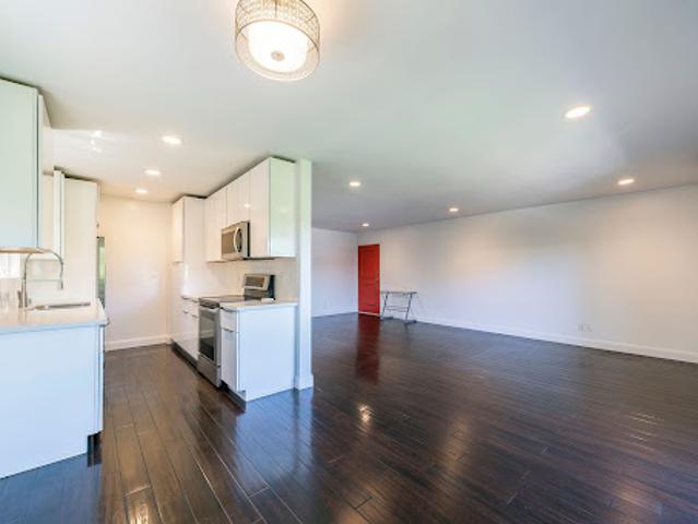 Apartment for sale in Canoga Park, California