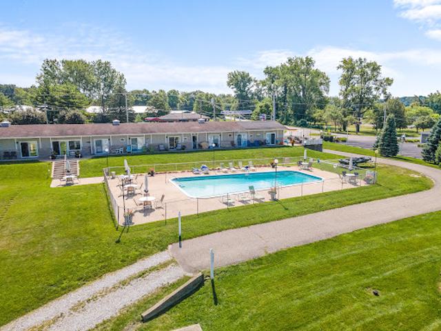 Apartment for sale in Syracuse, Indiana