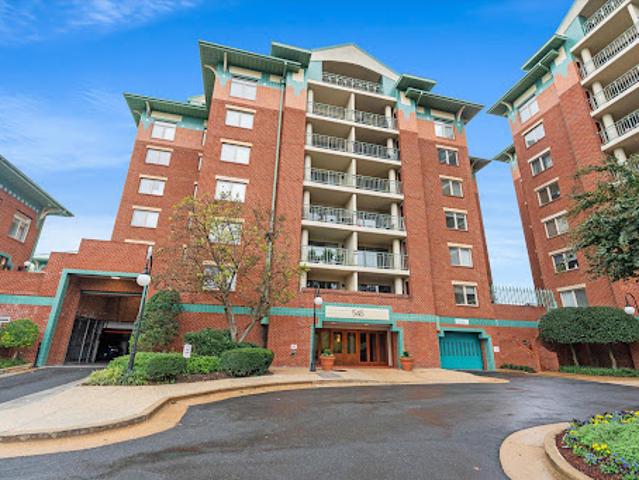 Apartment for sale in Alexandria, Virginia