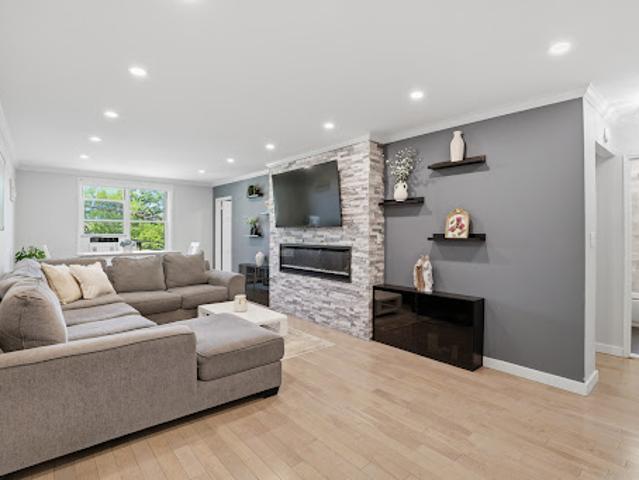 Apartment for sale in Glenwood, New York