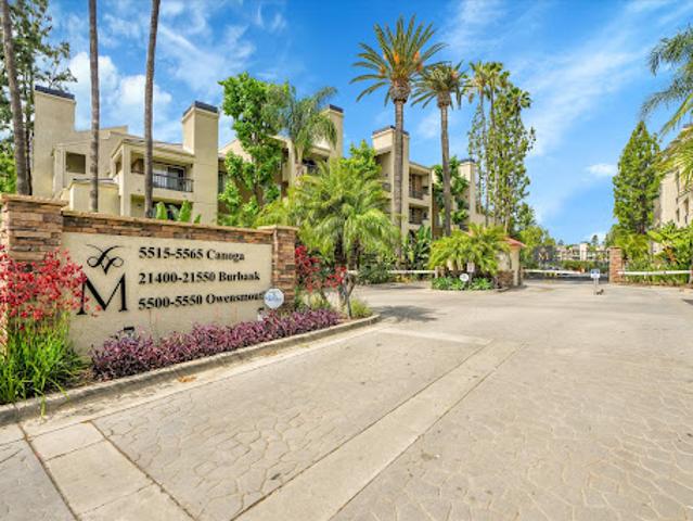 Apartment for sale in Woodland Hills
