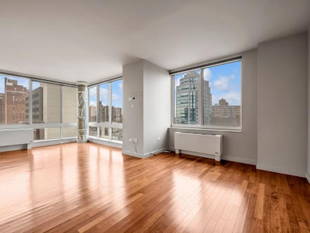 Apartment for sale in Forest Hills