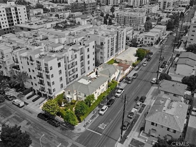 Apartment for sale in Canoga Park, California