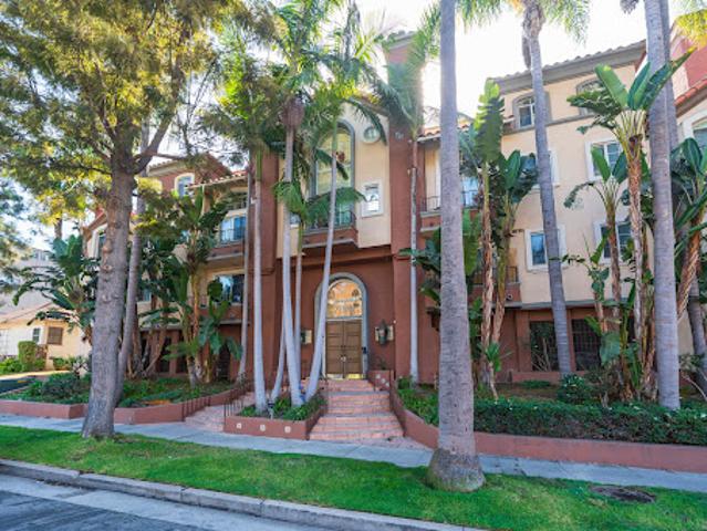 Apartment for sale in Canoga Park, California