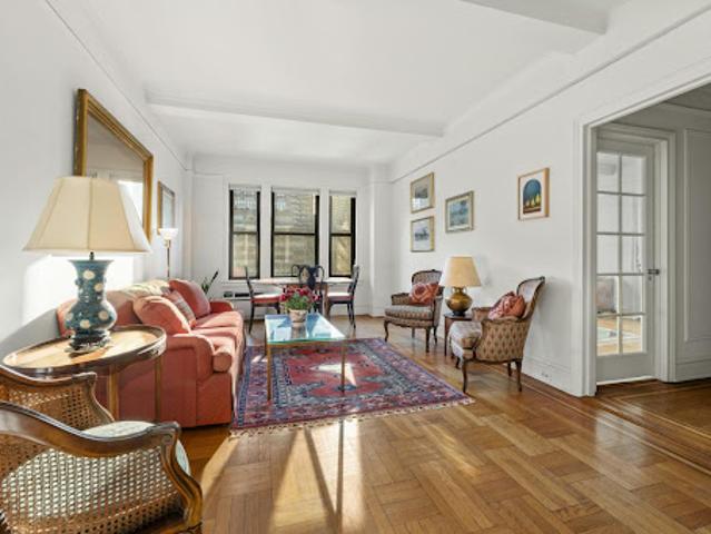 Apartment for sale in Arverne, New York