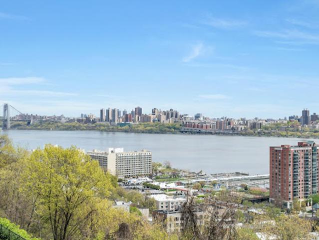 Apartment for sale in Cliffside Park, New Jersey