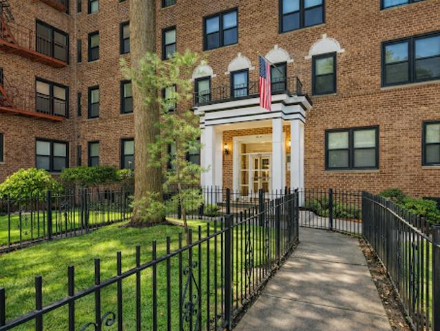 Apartment for sale in Queens, Arverne