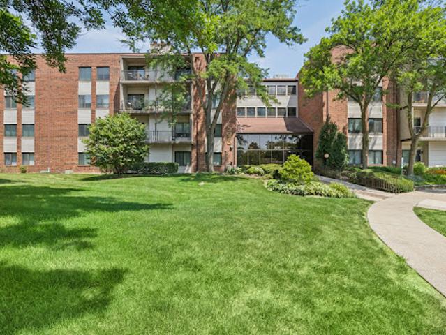 Apartment for sale in Northbrook, Illinois