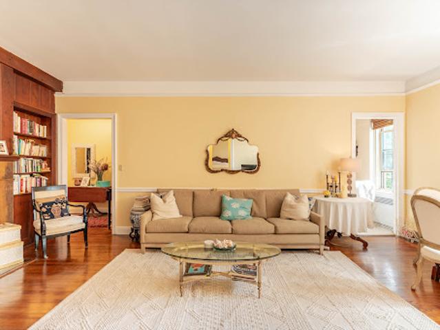 Apartment for sale in Forest Hills