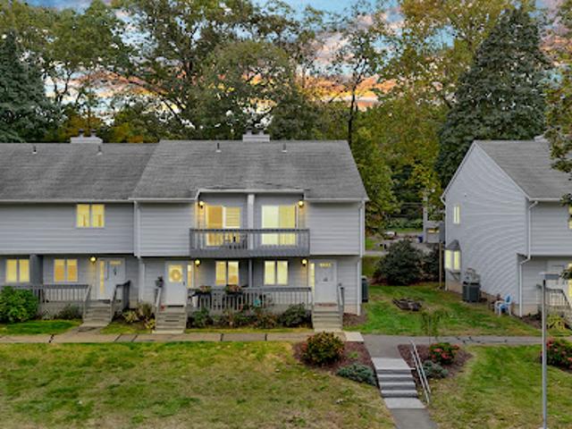 Apartment for sale in Farmington, Connecticut