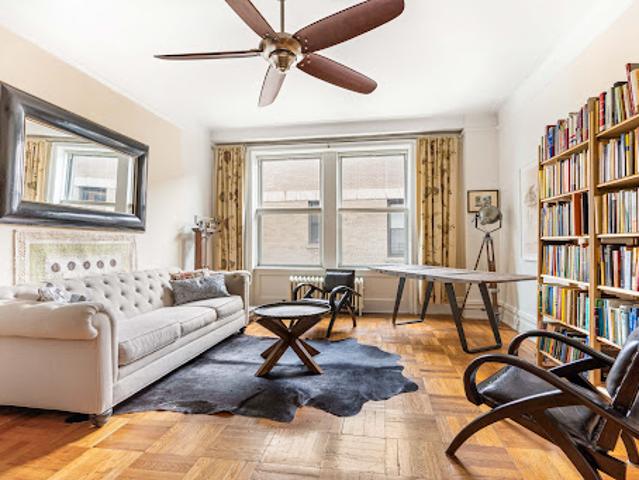 Apartment for sale in Arverne, New York