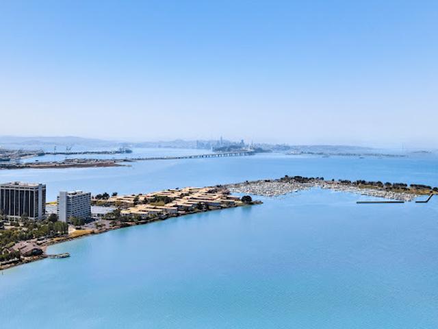 Apartment for sale in Emeryville, California