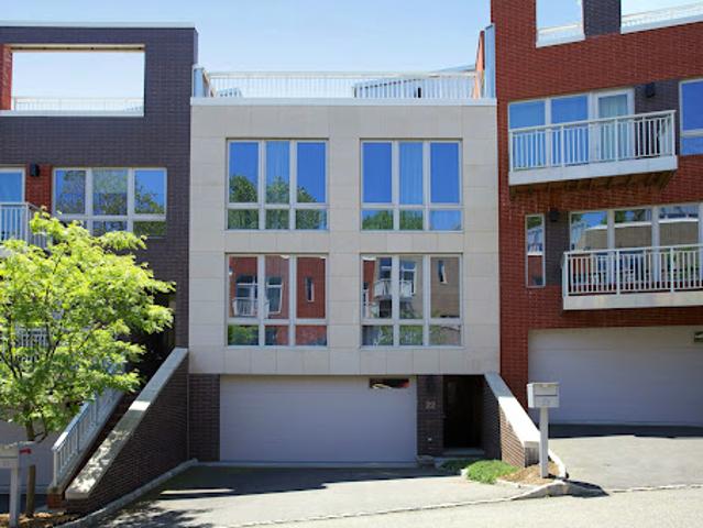 Apartment for sale in Edgewater, New Jersey