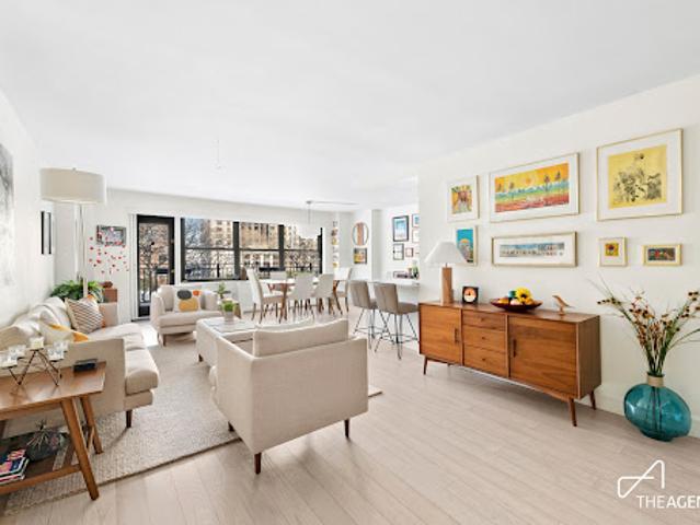 Apartment for sale in Arverne, New York