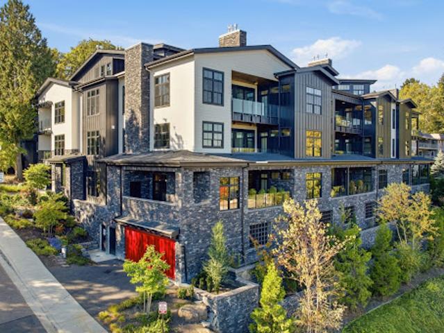 Apartment for sale in Lake Oswego, Clackamas County
