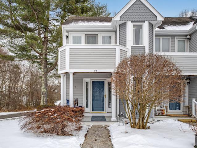 Apartment for sale in Clinton, Connecticut