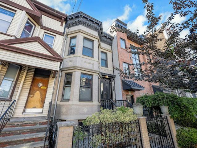 Apartment for sale in Hudson, New Jersey