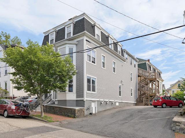 Apartment for sale in Peaks Island, Maine