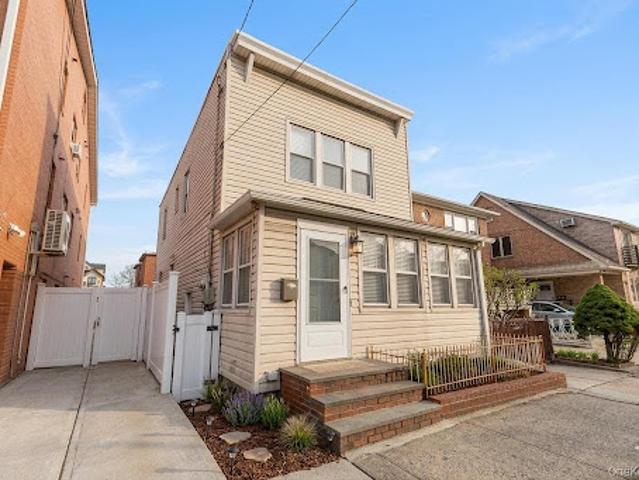 Apartment for sale in Arverne, New York
