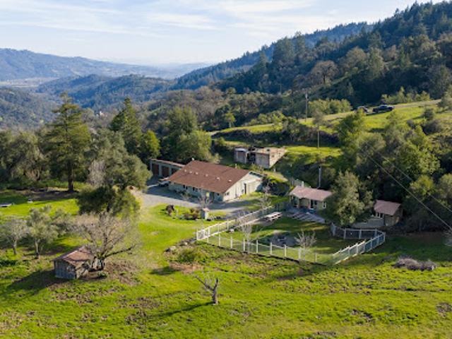 Apartment for sale in Cloverdale, California