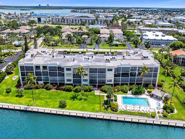 Apartment for sale in Marco Island, Florida