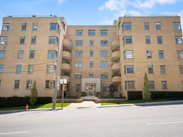 Apartment for sale in Woburn, Ontario