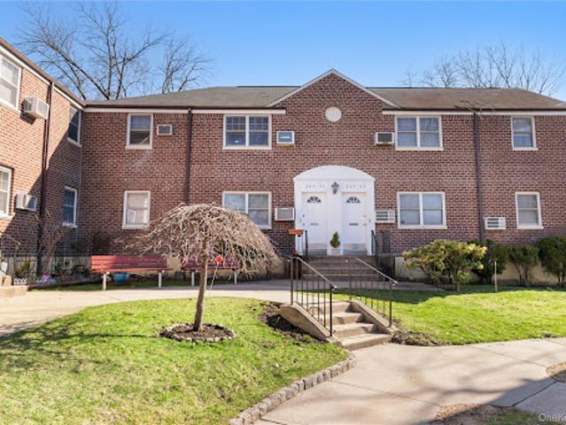 Apartment for sale in Arverne, New York