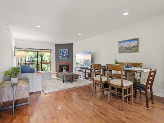Apartment for rent in Signal Hill, California