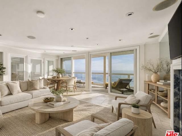 Apartment for sale in Malibu, California