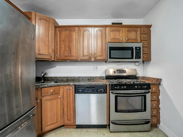 Apartment for sale in Fort Lee, New Jersey