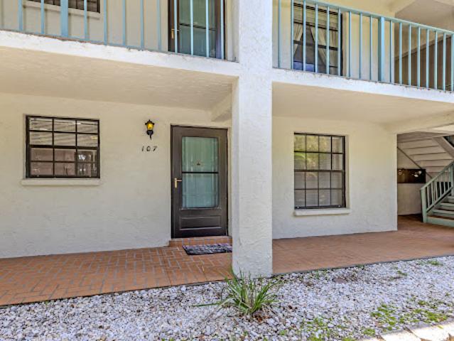 Apartment for sale in Englewood, Florida