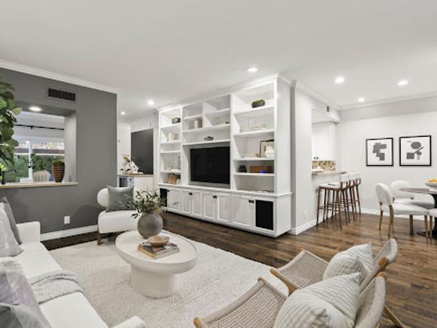 Apartment for sale in Santa Monica, California