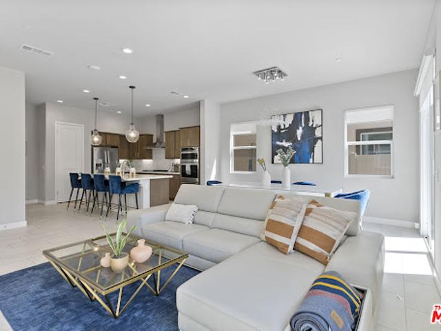 Apartment for sale in Inglewood, California