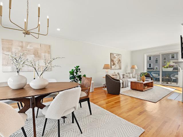 Apartment for sale in Bristol, Bristol County