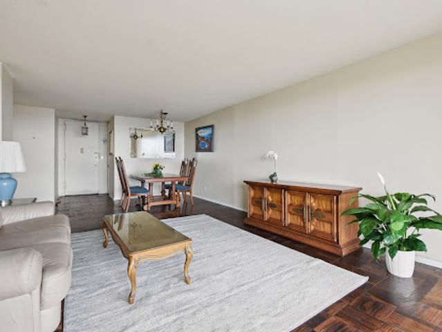 Apartment for sale in Fort Lee, New Jersey