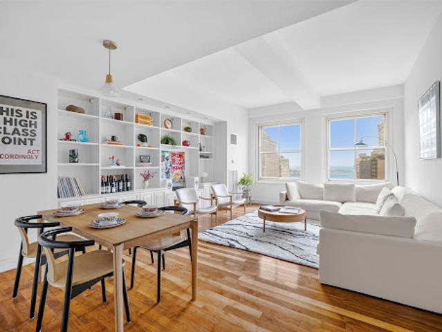 Apartment for sale in Arverne, New York