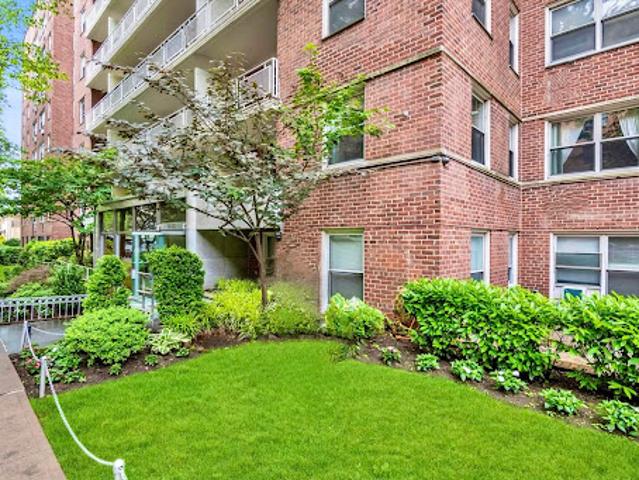 Apartment for sale in Forest Hills