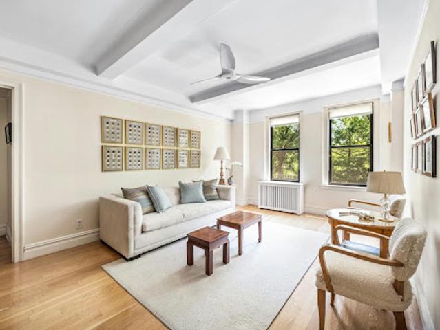 Apartment for sale in Arverne, New York