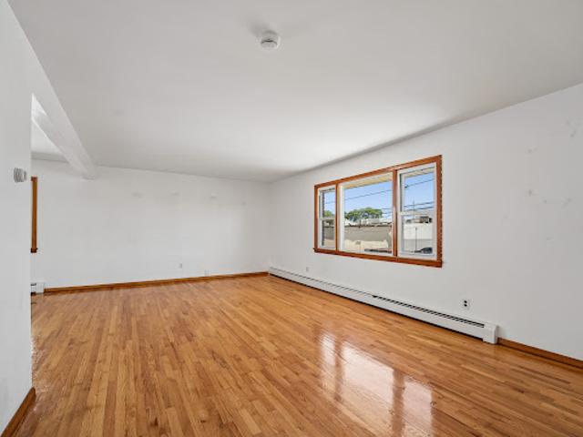 Apartment for sale in Saddle Brook, New Jersey