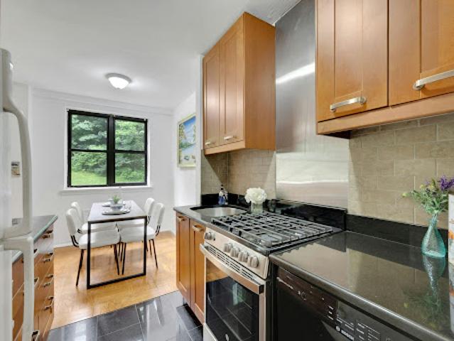 Apartment for sale in The Bronx, Arverne