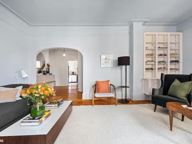 Apartment for sale in New York, Arverne